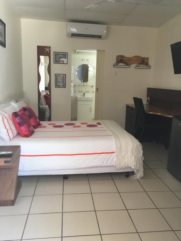 Black Marlin Motel Innisfail Buitenkant foto